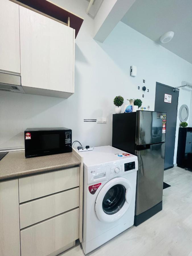 Botiza Suites At Jesselton Quay 코타키나발루 외부 사진