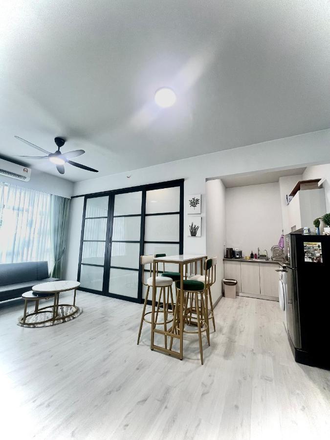Botiza Suites At Jesselton Quay 코타키나발루 외부 사진