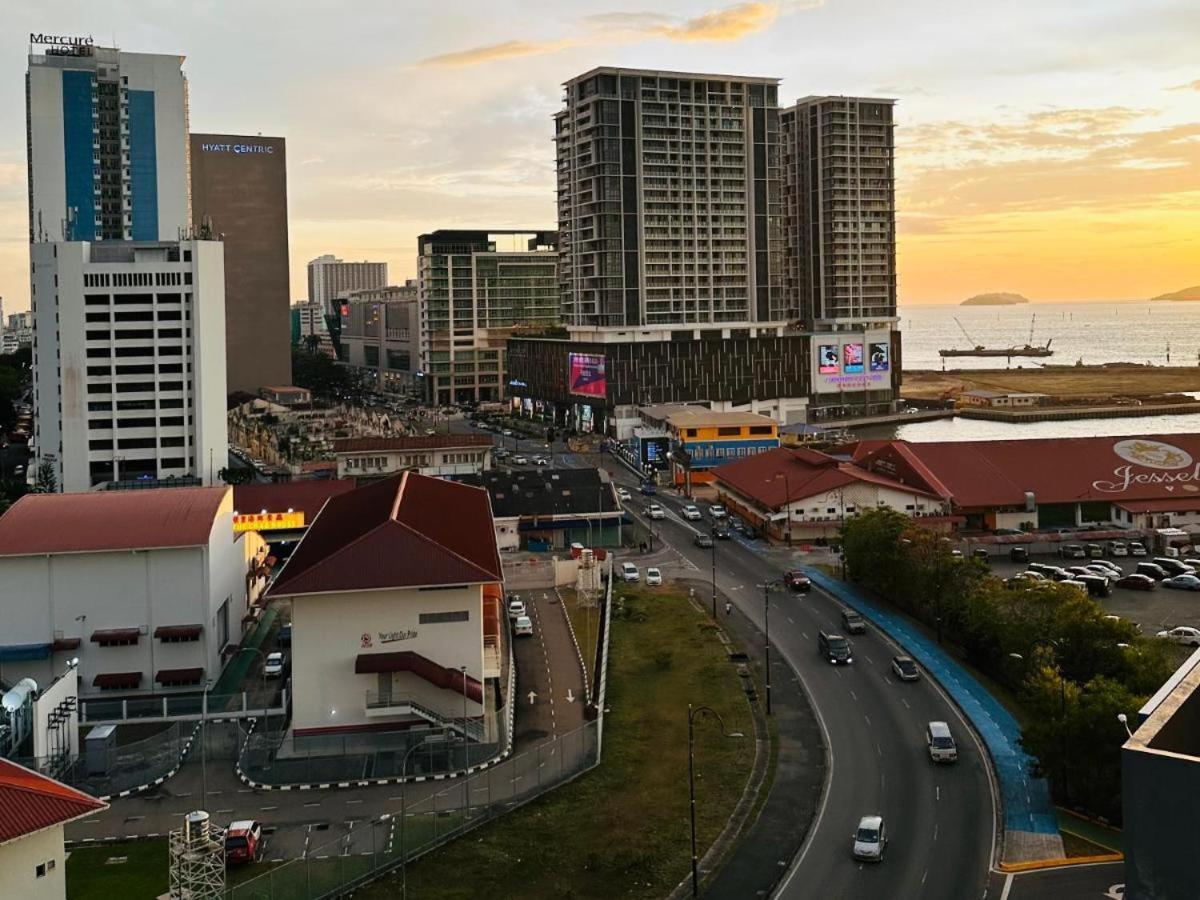 Botiza Suites At Jesselton Quay 코타키나발루 외부 사진
